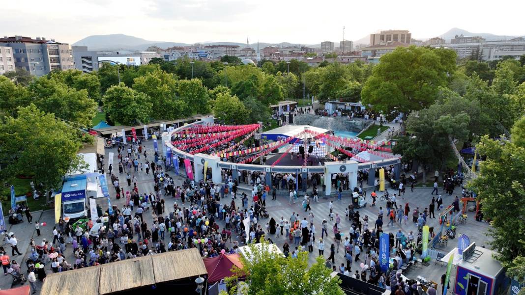 Konya'nın 31 ilçesi tek çatı altında buluştu! Kültürpark'ta büyük şölen 3
